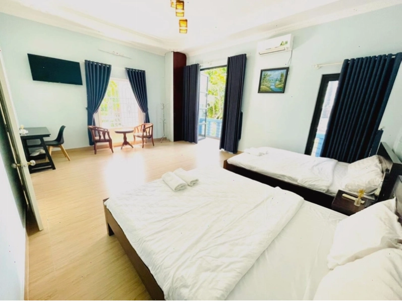 Minh Tú Homestay Vũng Tàu với không gian phòng đón nắng tốt và view biển thoáng đãng