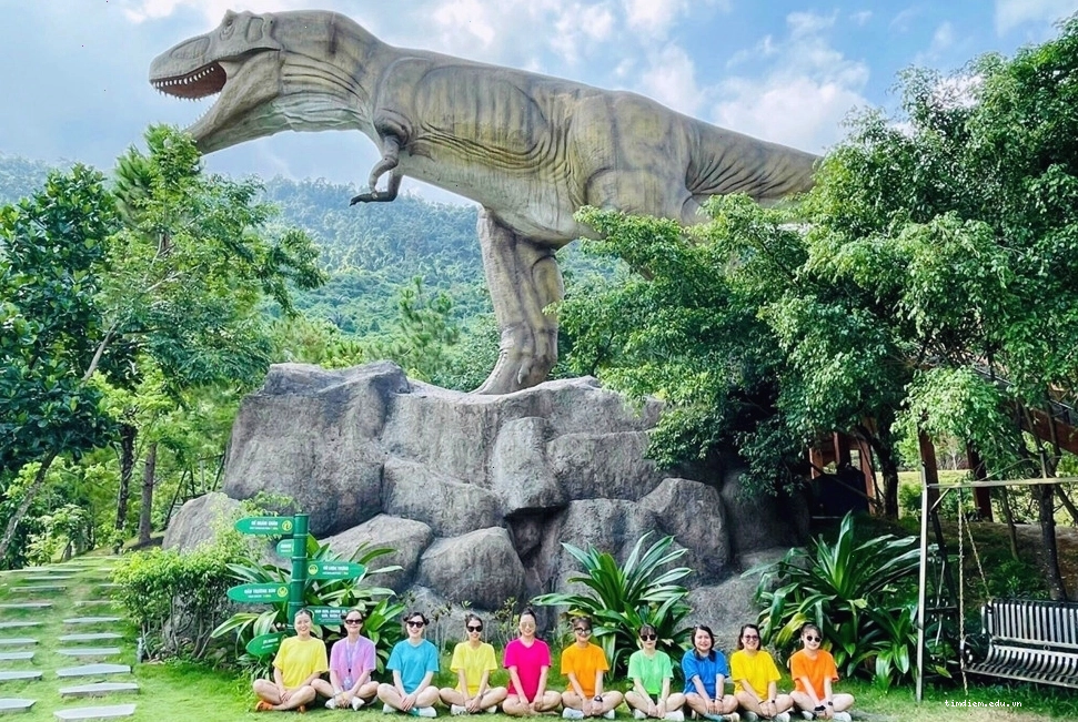 Mô hình khủng long T-Rex cử động tại công viên khủng long Đà Nẵng
