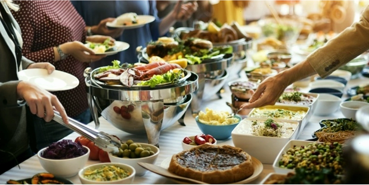Mô hình kinh doanh nhà hàng buffet thu hút nhiều đối tượng khách hàng