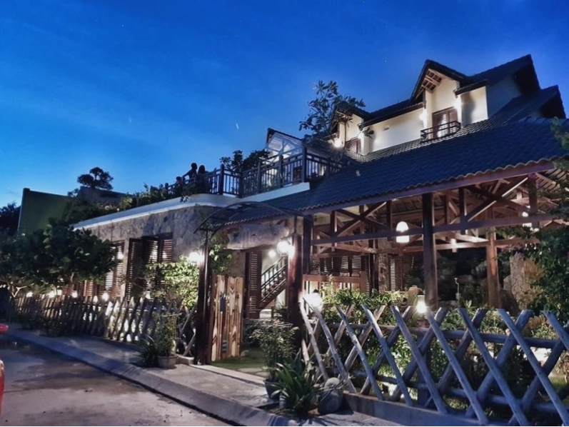 Mộc Homestay lung linh về đêm