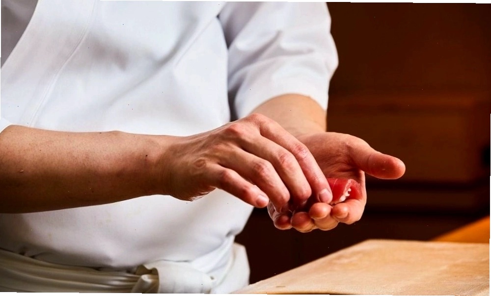 Mỗi một món ăn tại NAZO Sushi đều được tận tay đầu bếp chế biến tỉ mỉ, sáng tạo