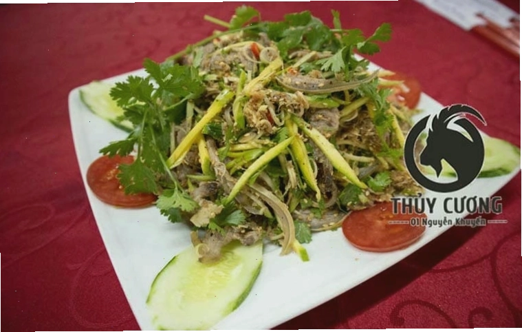 Món ăn đặc sắc tại Nhà hàng Thủy Cương