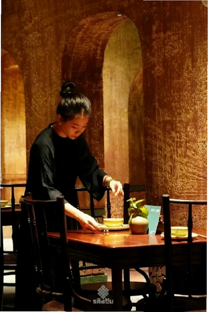 Món ăn hấp dẫn được bài trí đẹp mắt tại nhà hàng Chay Sadhu Hoàng Đạo Thúy