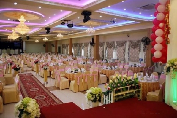 Món ăn hấp dẫn tại nhà hàng tiệc cưới