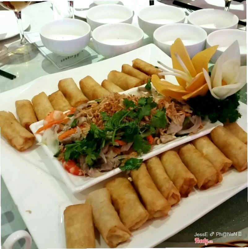 Món ăn ngon miệng tại nhà hàng Hương Phố