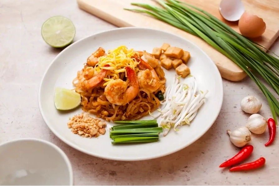 Món ăn Thái Lan hấp dẫn tại Tuk Tuk Thai Bistro