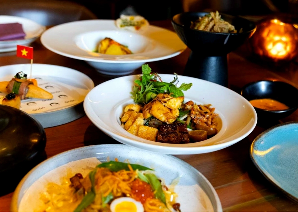 Món ăn Việt Nam được trình bày đẹp mắt tại Ănăn Saigon