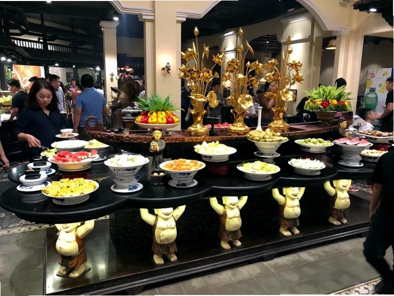 Món ăn Việt Nam tại buffet Sen Tây Hồ
