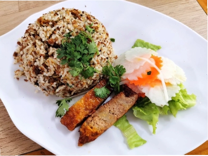 Món cơm chay cá mặn đặc sắc tại Quán Ăn Chay Bách Thảo