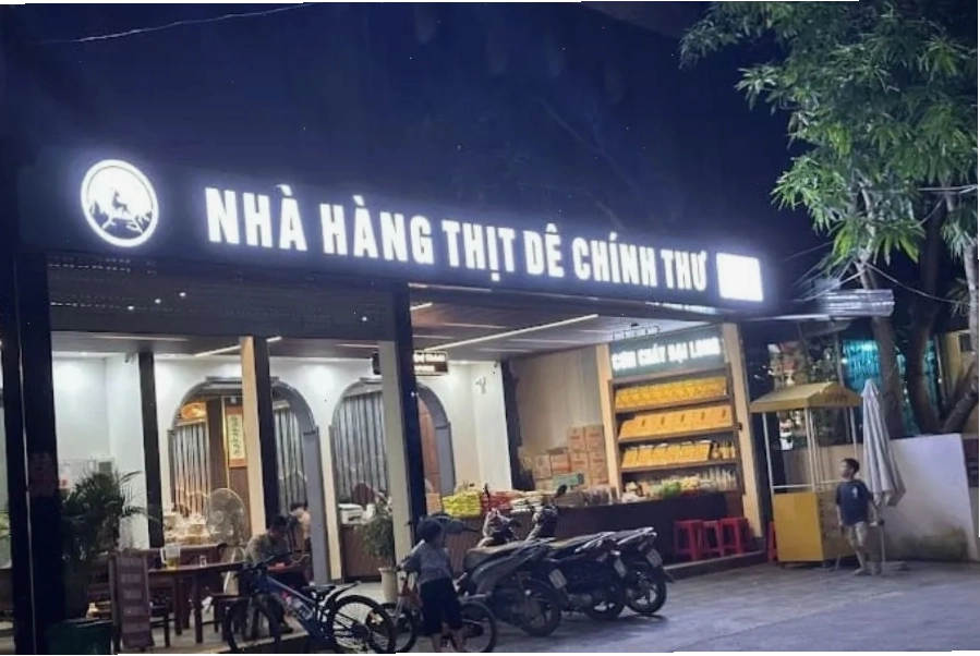 Món dê nướng tảng được bày trí đẹp mắt