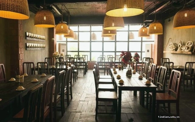 Món gà đồi nướng than hồng hấp dẫn tại nhà hàng Tuấn Hương Tam Đảo