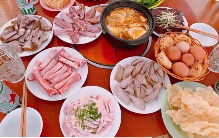 Món lẩu dê hấp dẫn tại Lẩu Dê Quang Chính Hiệu