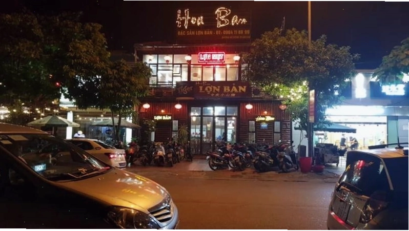 Món lợn bản nướng tại Quán Hoa Ban