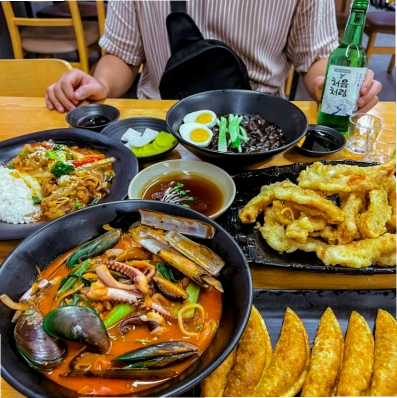 Món mì hải sản Champong tại Truyền Thuyết Champong