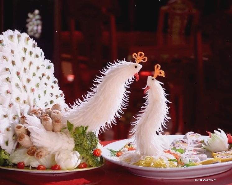 Món nem công chả phụng tại nhà hàng Tịnh Gia Viên