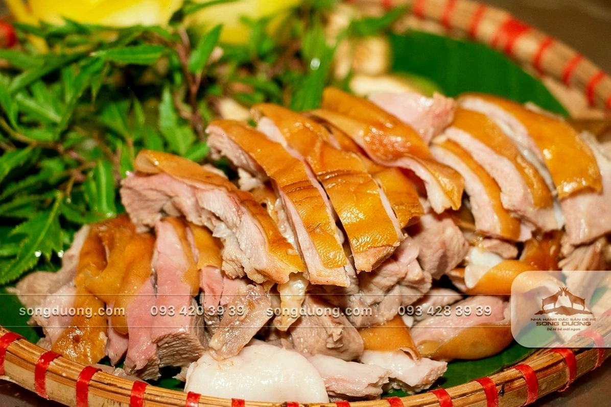 Món ngọc dương ủ trấu tại nhà hàng Song Dương