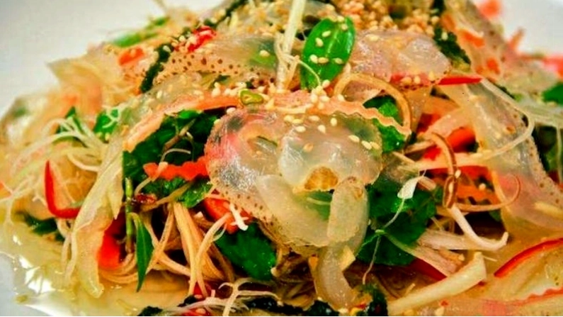 Món nộm sứa đặc sản Tiền Hải
