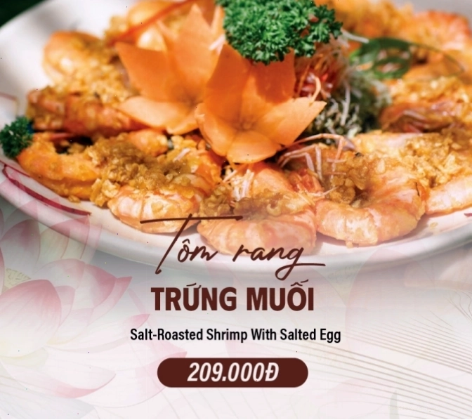 Món Tôm rang trứng muối tại Nhà hàng Bếp Việt, đậm đà hương vị