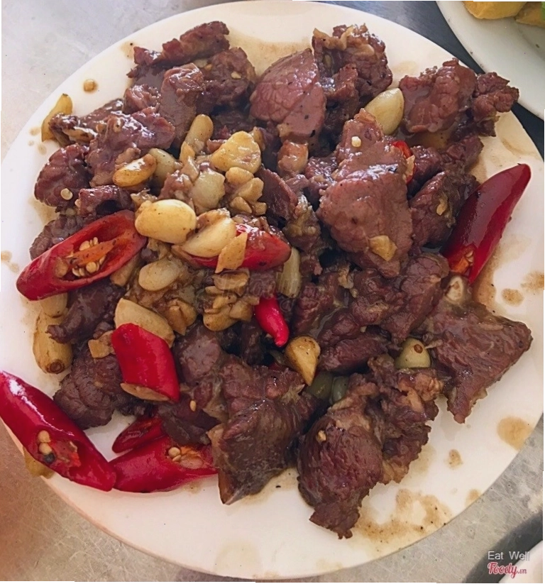Món trâu xào tỏi thơm lừng tại Nhà hàng Mai Hương
