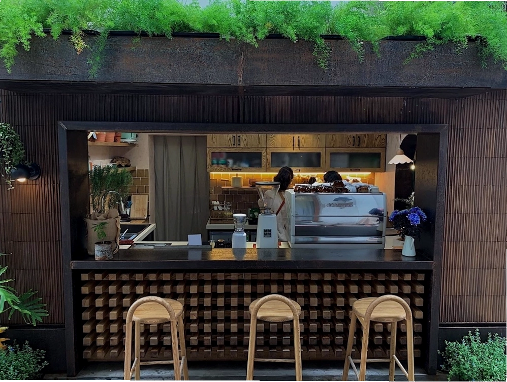 Mood Cafe với không gian mộc mạc, xanh mát