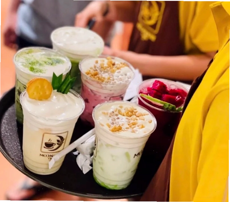 Moonlight Coffee Lounge nhìn ra sân bay Tân Sơn Nhất