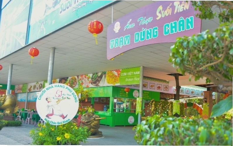 Một góc khác của Suối Tiên với kiến trúc ấn tượng