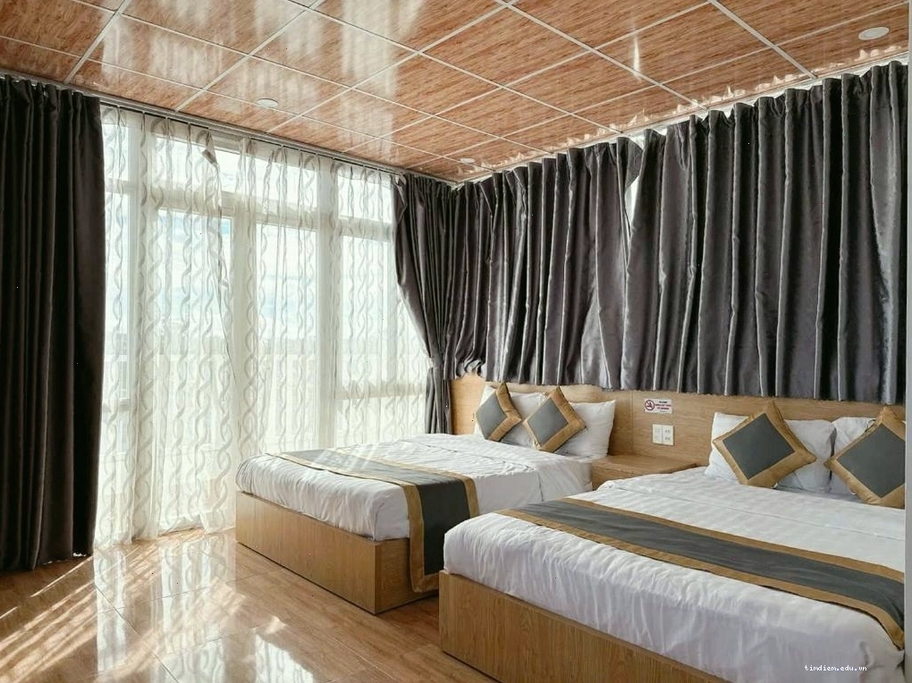 Một góc phòng nghỉ được trang bị tiện nghi tại Soda Hotel