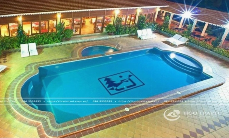 Một góc phòng nghỉ tại Thùy Dương Resort với nội thất sang trọng, view biển