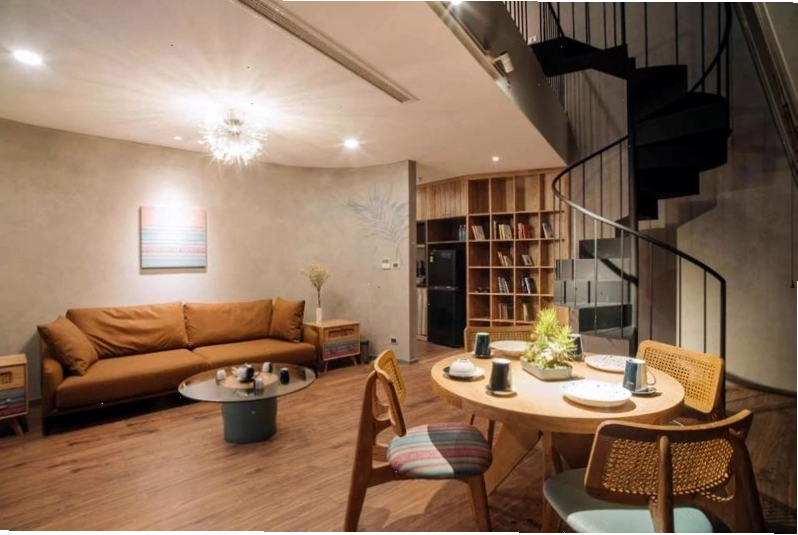 Một góc Satori Homestay với nội thất gỗ