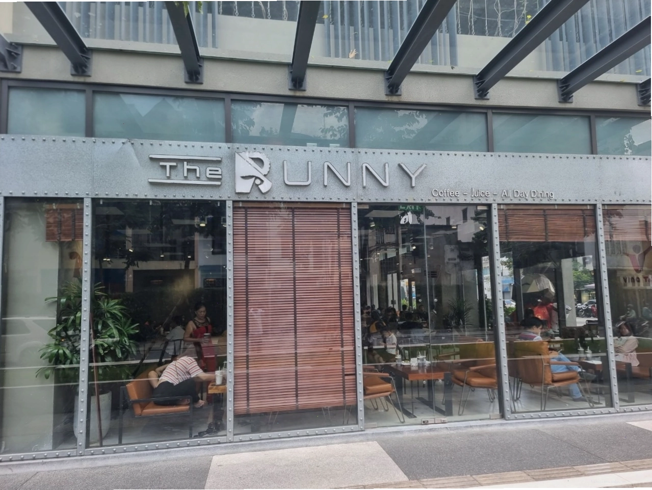Một góc trang trí đầy nghệ thuật tại The Bunny Coffee