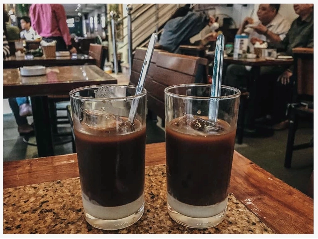 Một góc trang trí mang đậm nét hoài cổ tại Cafe Đinh