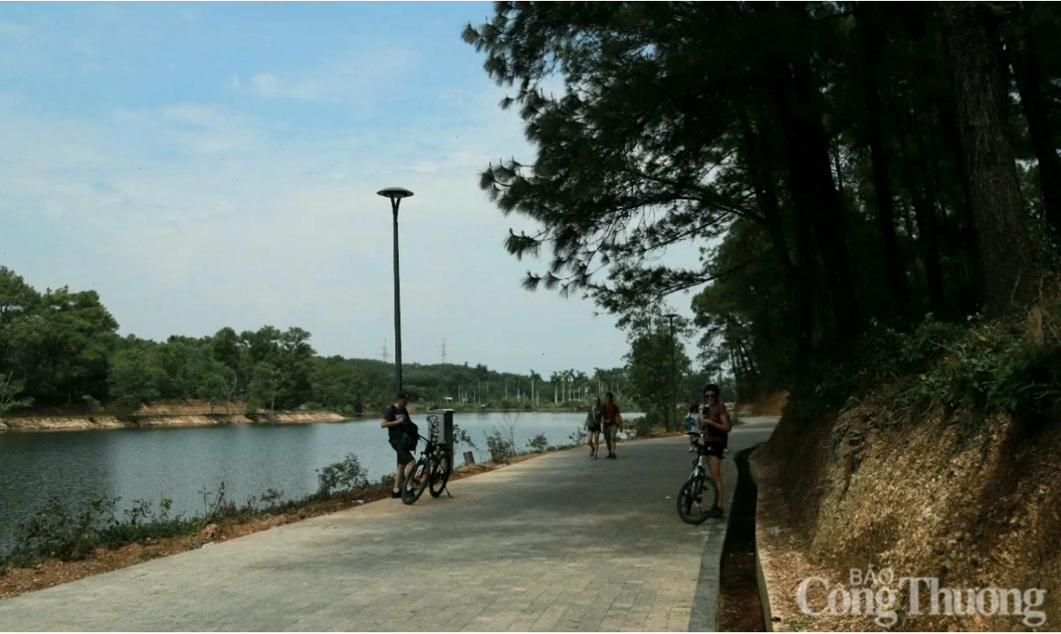 Một góc yên tĩnh tại Công viên Hồ Thủy Tiên
