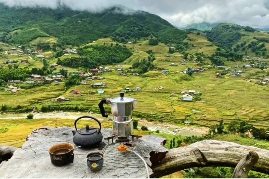 Một ngôi nhà sàn truyền thống ở Tả Van