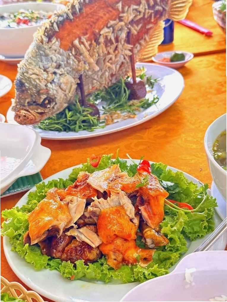 Một số món ăn đặc sản tại nhà hàng Cồn Phụng