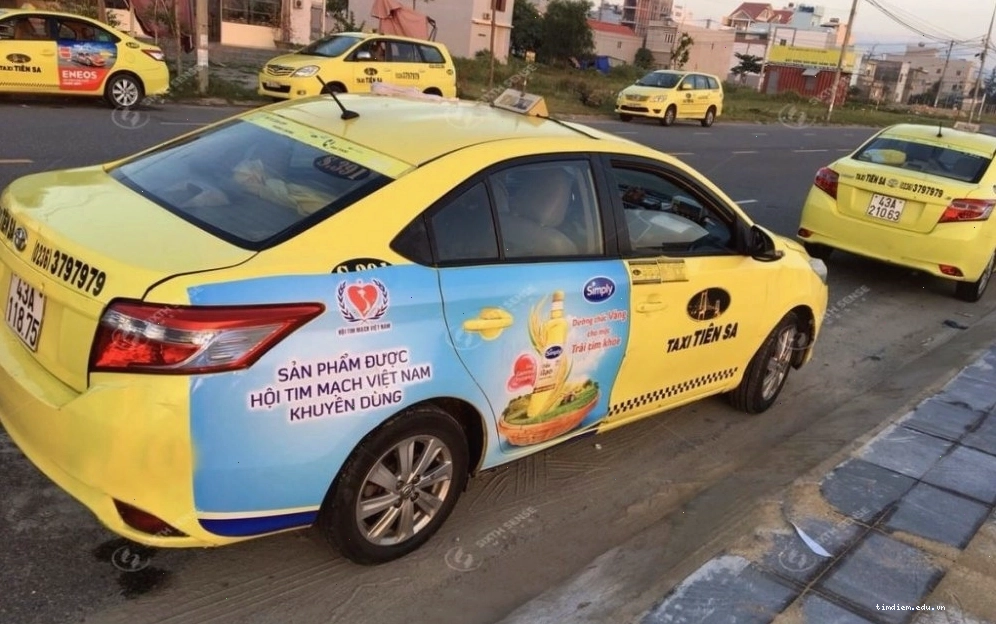 Một số taxi Tiên Sa hoạt động tại Núi Thành