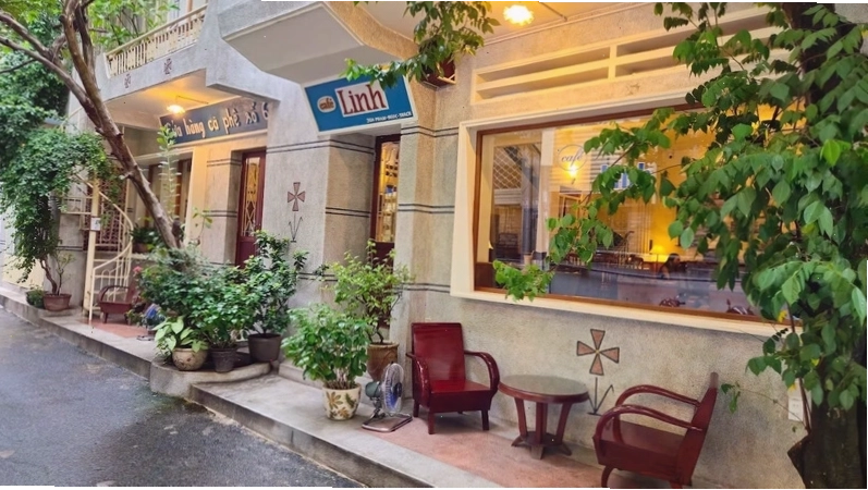 Một trong những chi nhánh của Tiệm Cà Phê Linh tại Sài Gòn