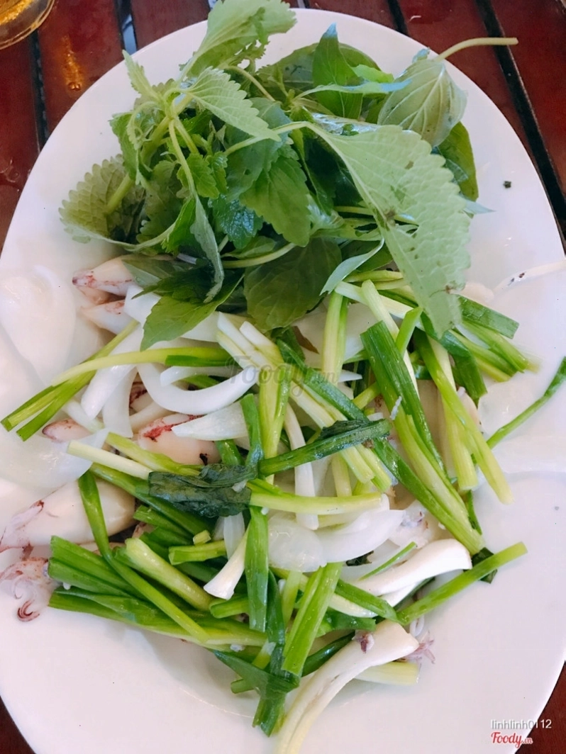 Mực hấp hành tươi ngon