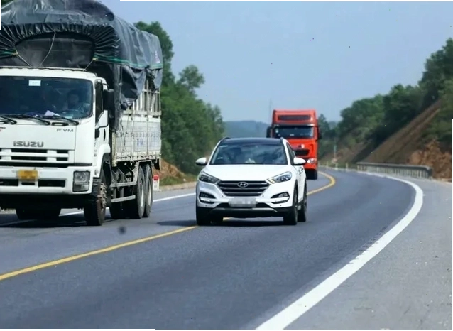 Mức phạt khi vi phạm biển báo cấm vượt