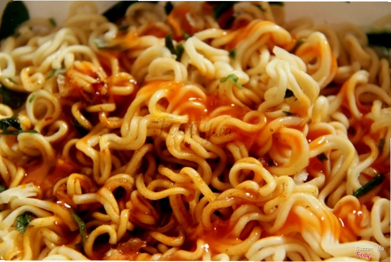 Mỳ trứng sốt cà chua thịt bằm tại nhà hàng Cối Xay Gió