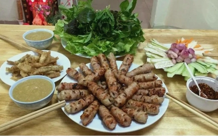 Nem nướng Vĩ Dạ - món đặc sản tại Bảo Lộc