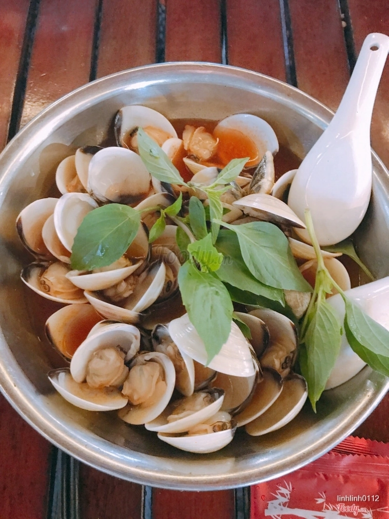 Nghêu hấp thái - một món ăn đặc sắc trong thực đơn