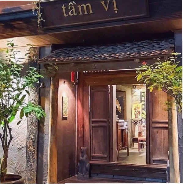 Ngoại thất sang trọng của nhà hàng Tầm Vị