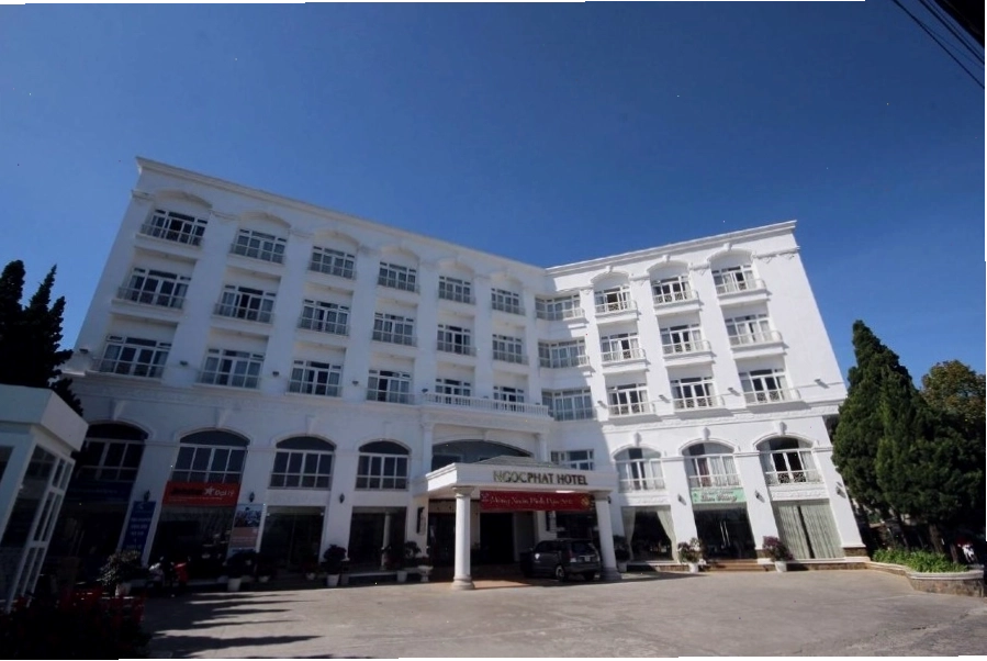 Ngọc Phát Hotel Đà Lạt với view Hồ Xuân Hương