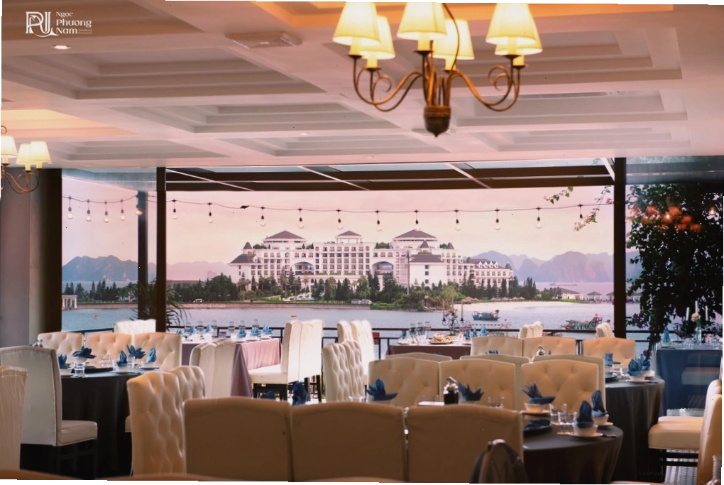 Ngọc Phương Nam Nhà hàng với tầm nhìn biển rộng lớn
