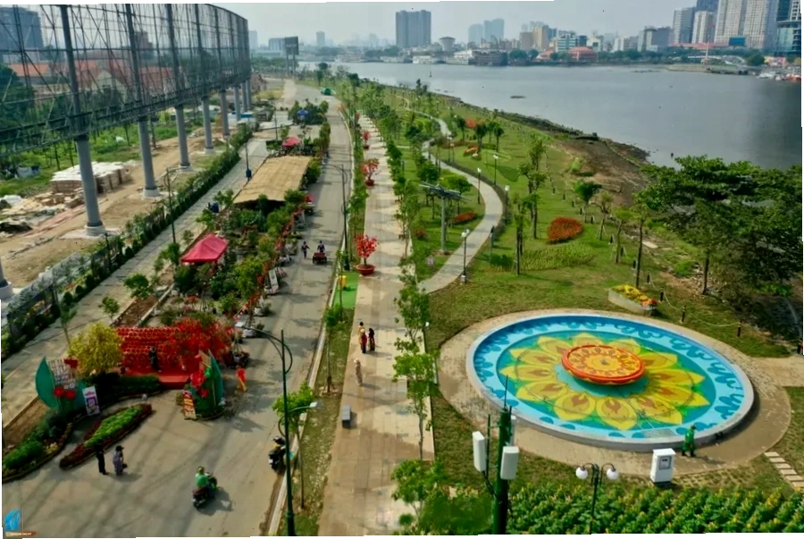 Người dân tham gia các sự kiện tại Công viên bờ sông Thủ Đức