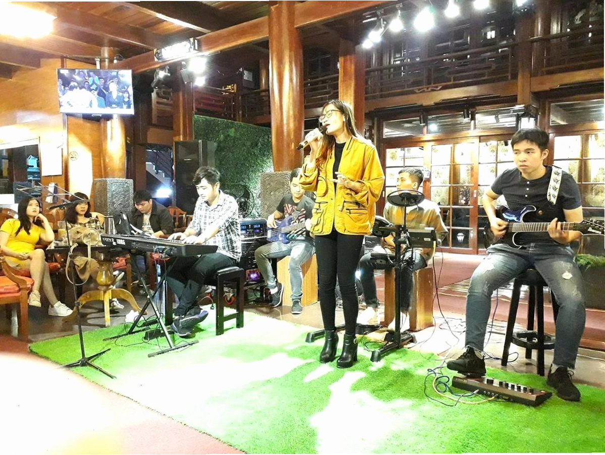 Nhà Gỗ Cafe, Wood House Coffee Cần Thơ, không gian ấm áp