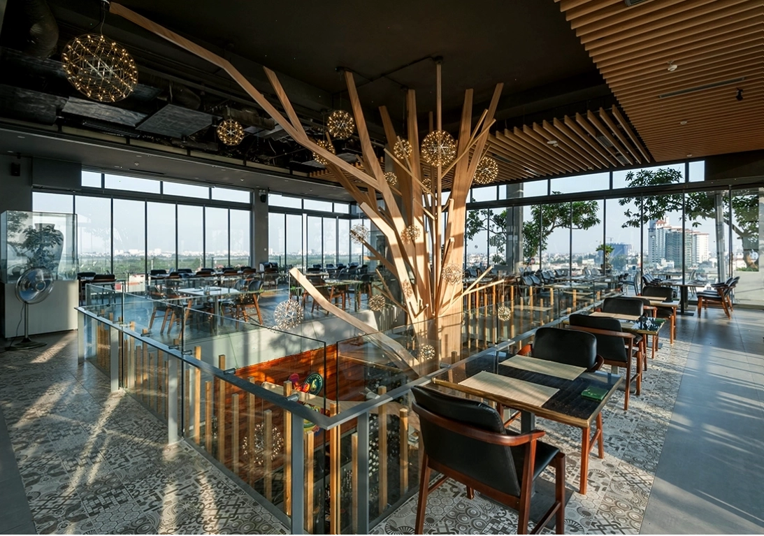 Nhà hàng 6 Degrees Restaurants với view đẹp nhìn ra Hồ Tây