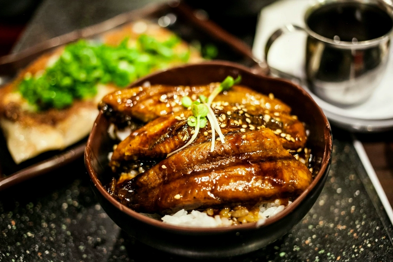 Nhà hàng Asahi Sushi nhìn từ xa