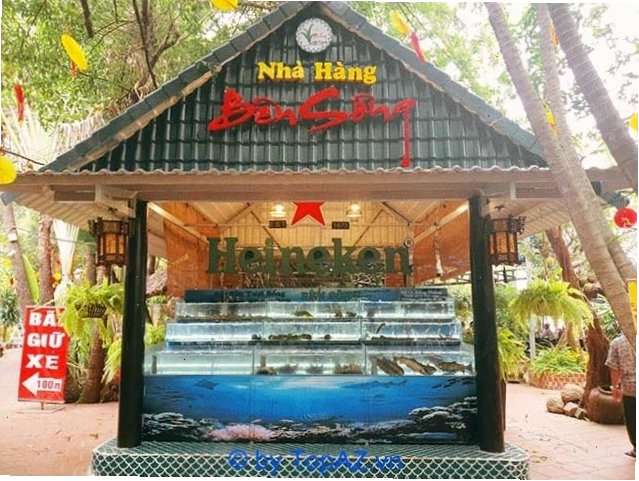 Nhà hàng Bên Sông ven sông