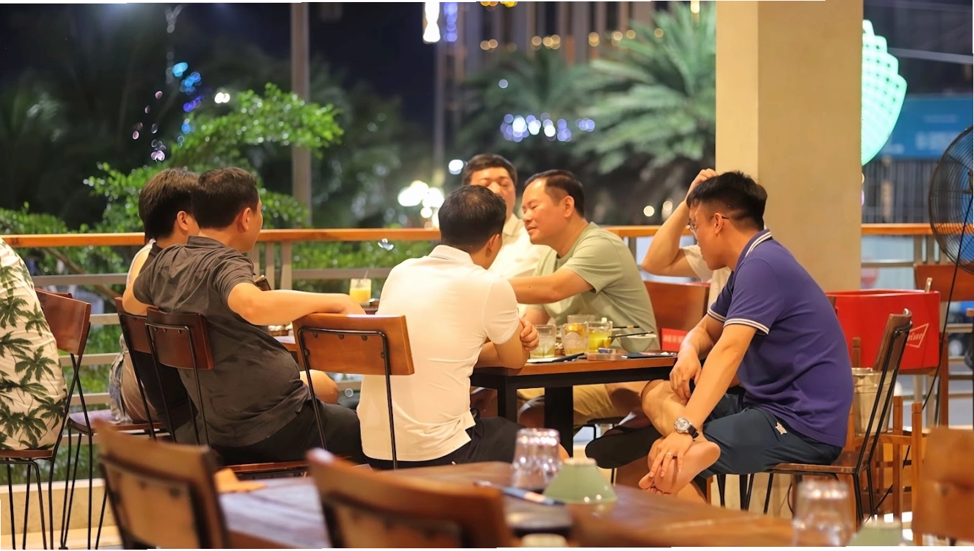 Nhà Hàng Cá Khói Quy Nhơn với không gian thoáng đãng và thân thiện